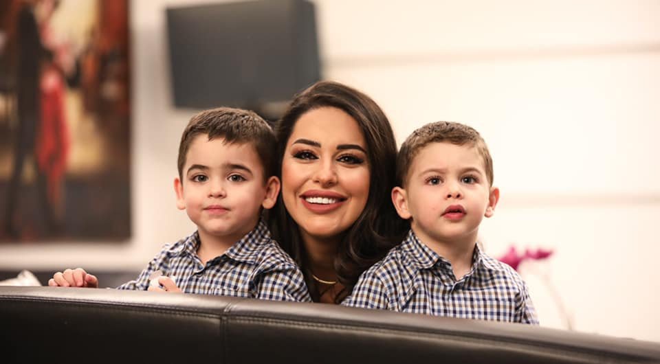 شاهد الفيديو : العاملات في منزل الفنانة مي مطر يُصبن بكورونا وهذه حال مي وأولادها !