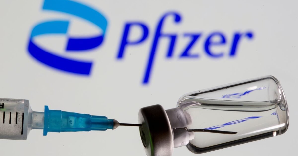 Moderna وPfizer‑BioNTech وNovavax‑Sanofi تحصل على موافقة FDA