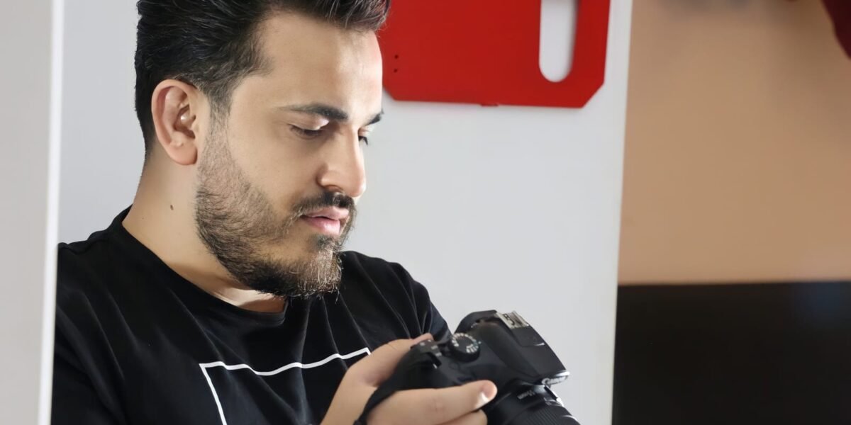 أحمد شحادة – Ahmad Chhadeh يصدر جديده الفني بعنوان “Super Love”