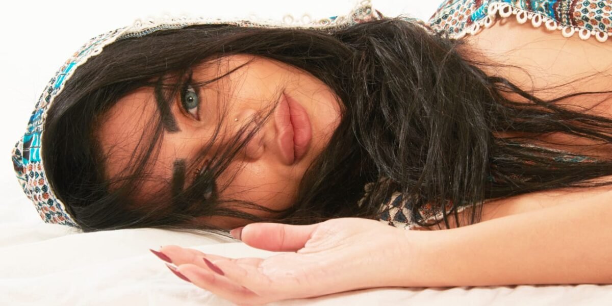 الممثلة باتريسيا قزحيا تغني للمرة الاولى وتبدع !