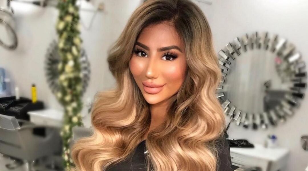 خبيرة المكياج العالمية “جينا بادين/ Gina Badhen” تقدم النصائح لمتابعاتها عبر خاصية “IGTV”