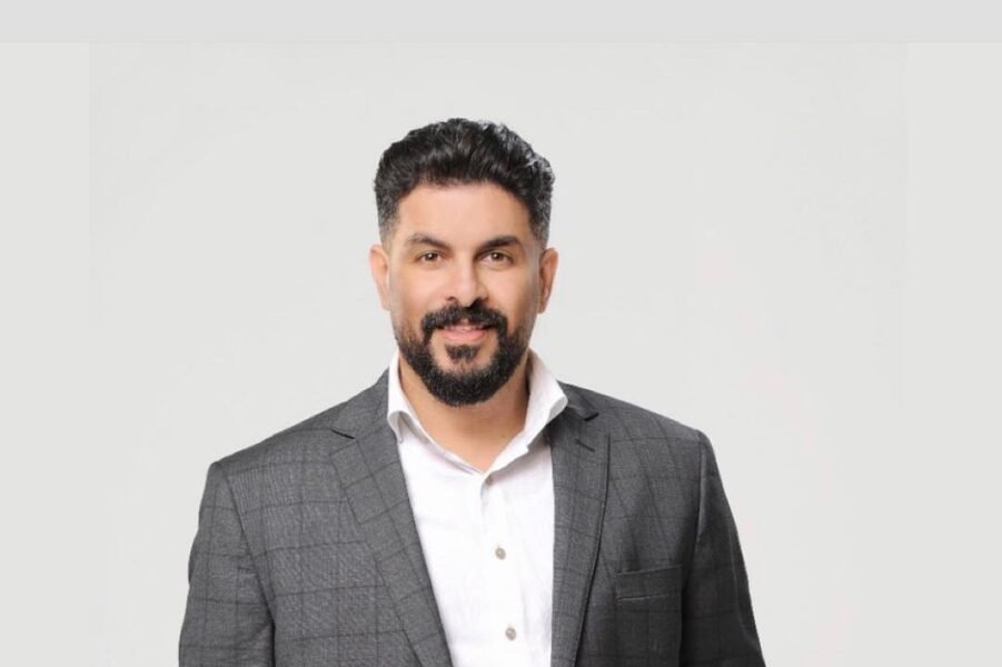 خبير الشعر العالمي أحمد سليمان يتحضر لإطلاق منتج جديد في المغرب