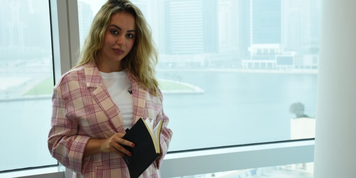 سيدة الأعمال أية حداد صورة المرأة الطموحة
