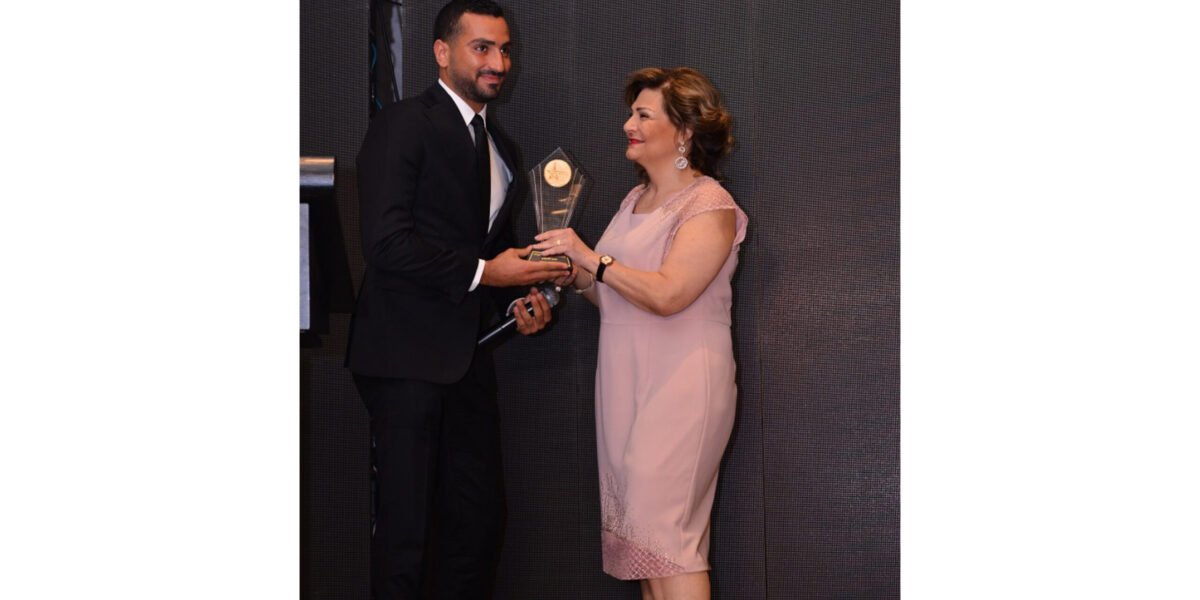 محمد الشرنوبي يحصد جائزة أفضل ممثل و مطرب مصري شاب ضمن مهرجان AFDAL الدولي