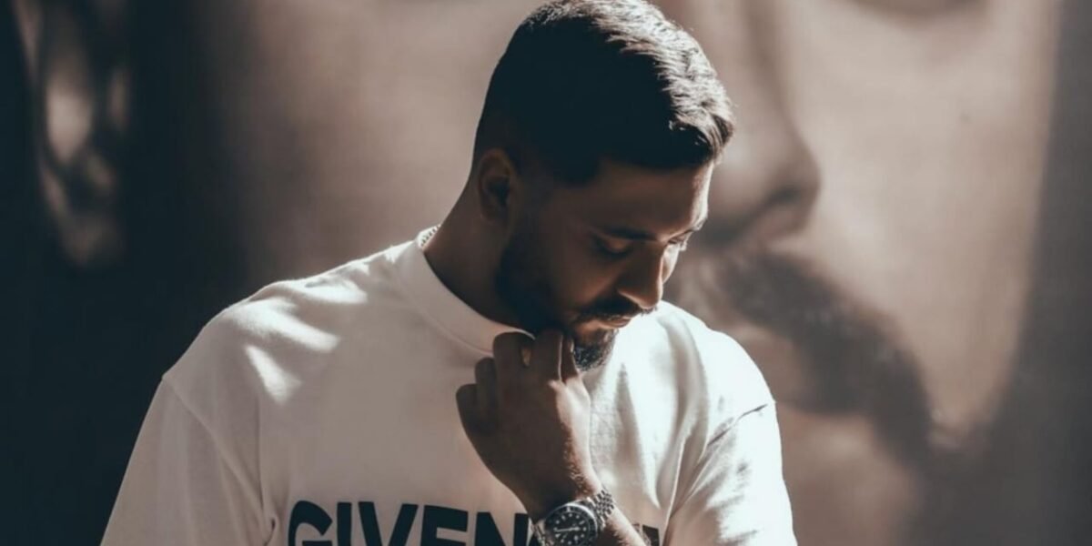 مهند زعيتر و نجاح خاص في أغنية “شو بدي عد بذلات”