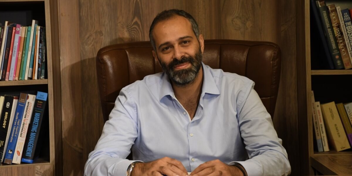 ” الدكتور خالد غطاس بين الغربة و الوطن”