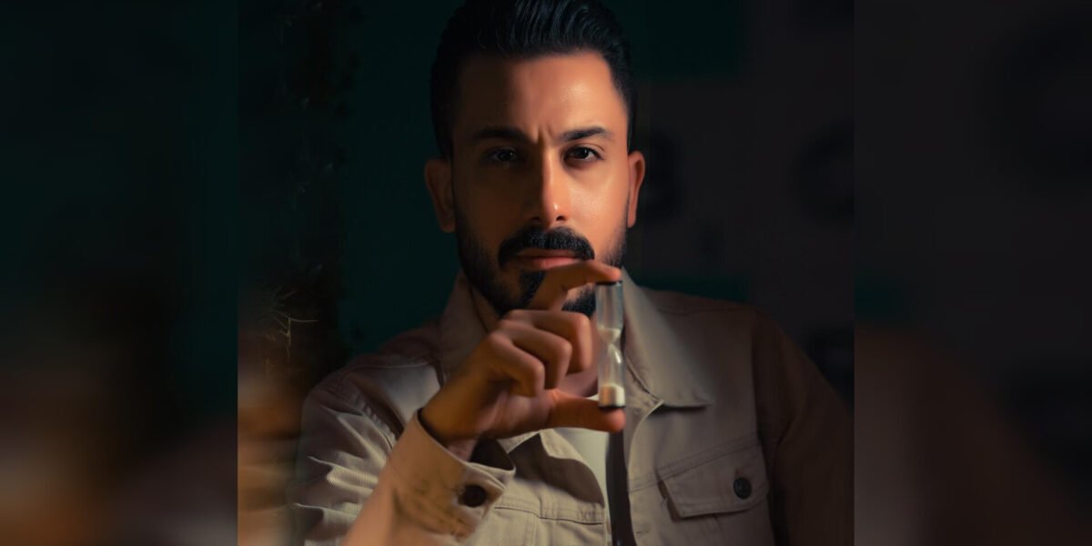 أحمد العقاد يطرح فيديو كليب “قصة وقت”