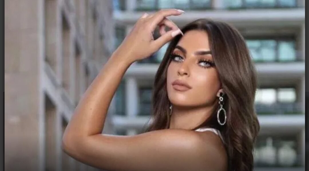 الصدفة تجمع سفيرة السلام في الشرق الأوسط الأردنية ملاك عبيدات بالسيدة رغد صدام حسين.